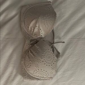 Eyelet Lace Strapless Bra